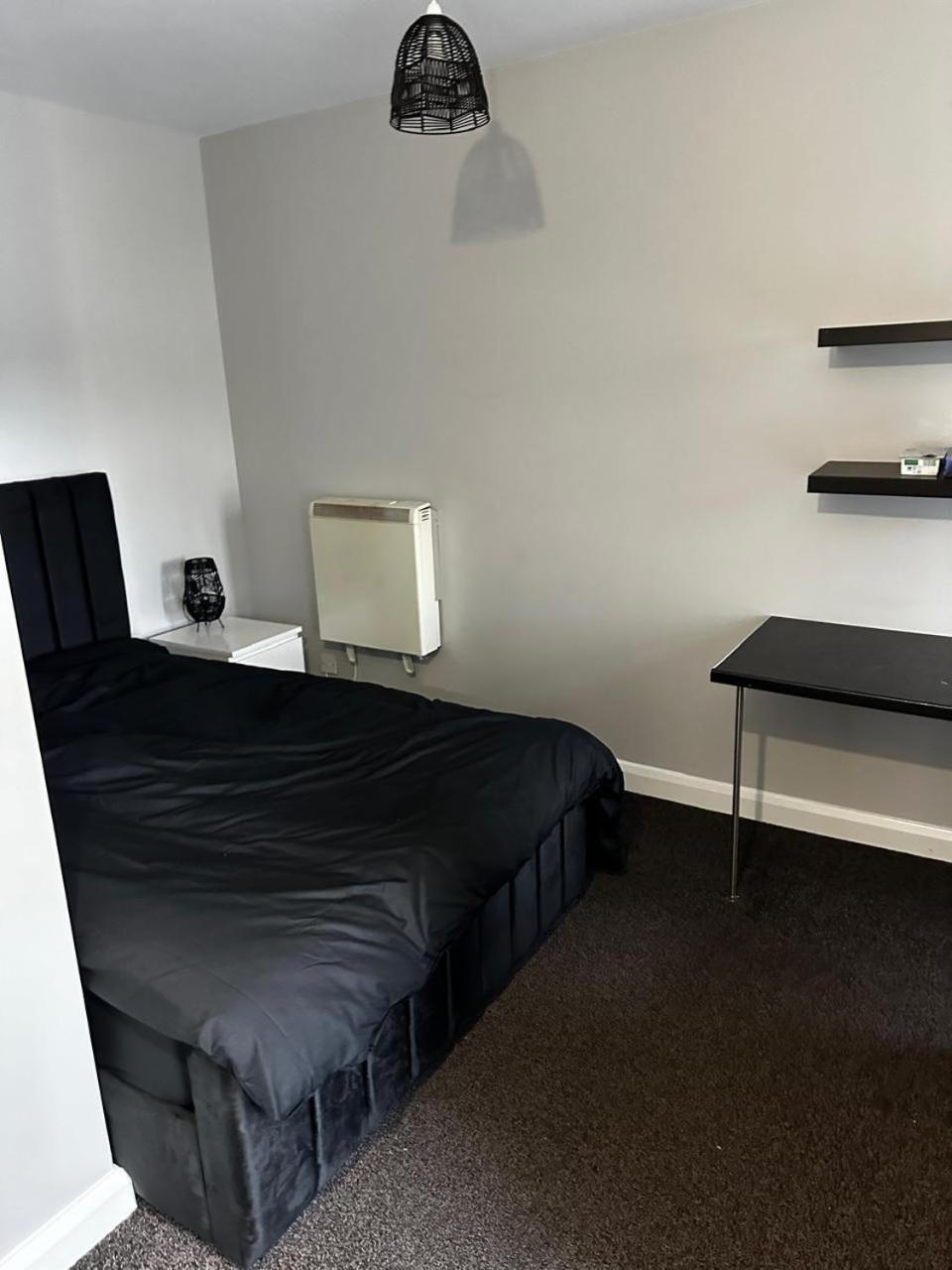 Aparthotel Woolpack Huddersfield Zewnętrze zdjęcie