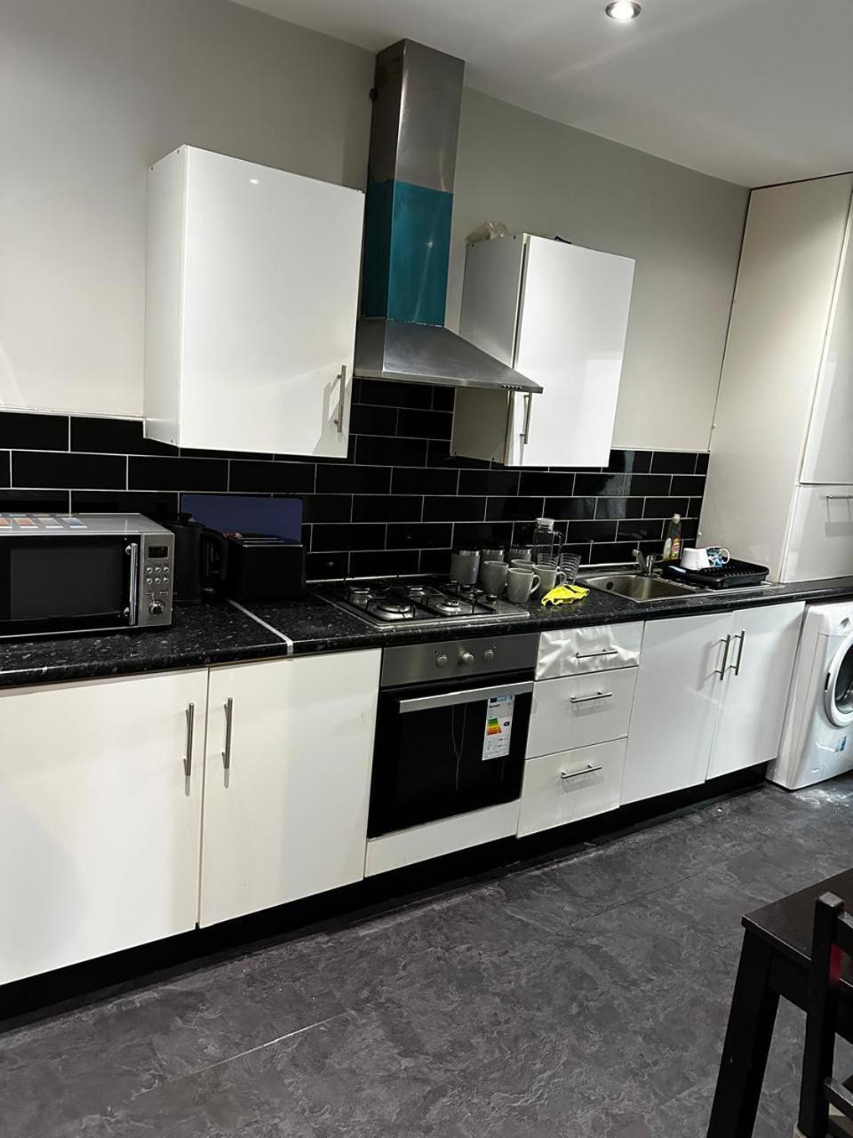 Aparthotel Woolpack Huddersfield Zewnętrze zdjęcie
