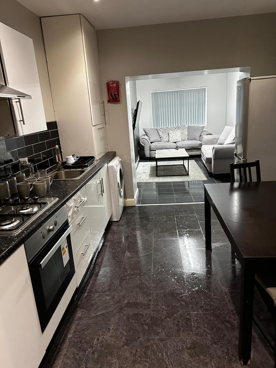 Aparthotel Woolpack Huddersfield Zewnętrze zdjęcie