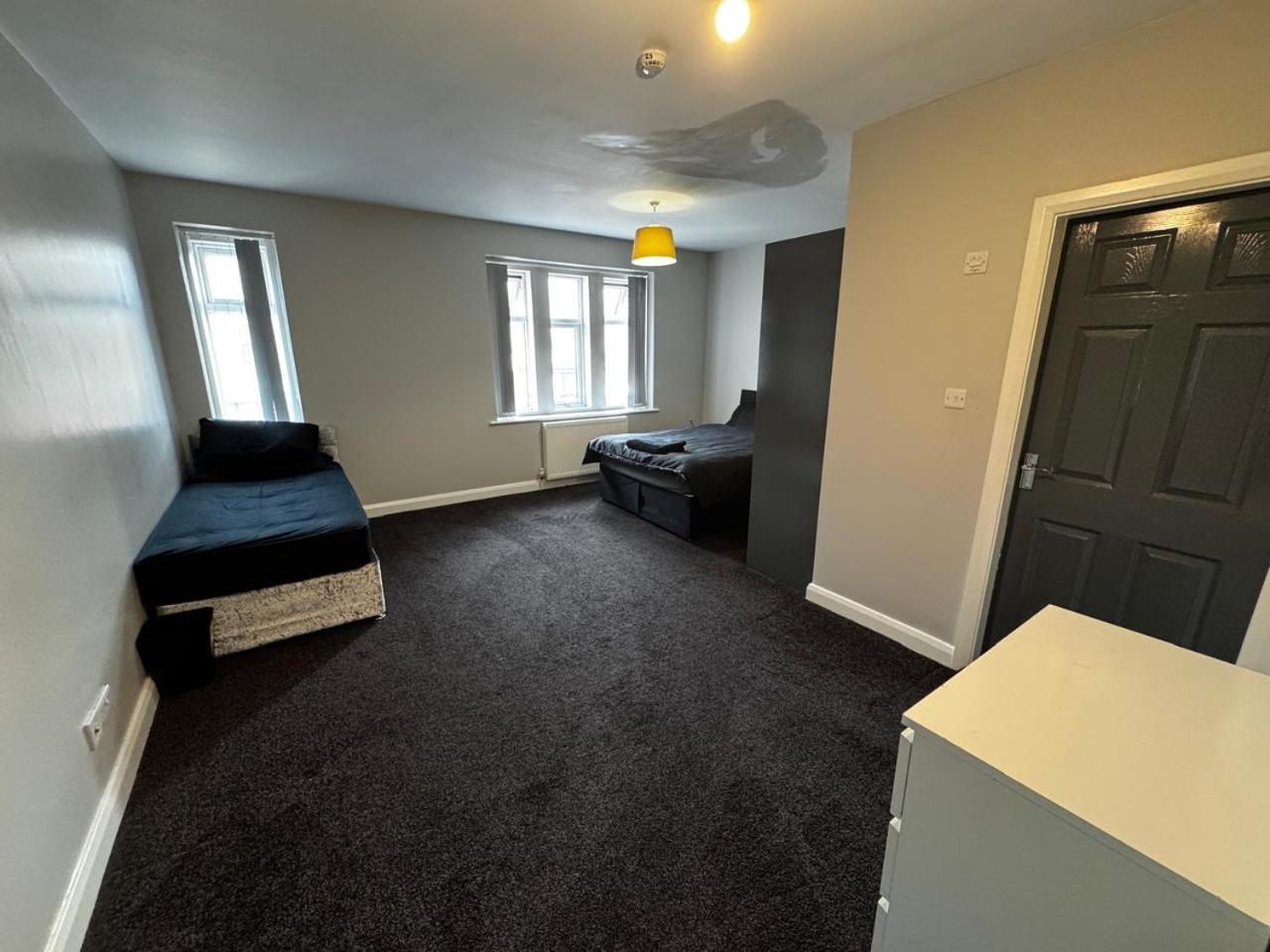 Aparthotel Woolpack Huddersfield Zewnętrze zdjęcie